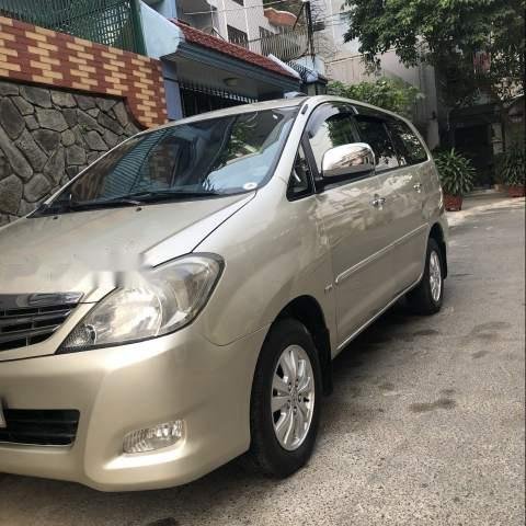 Bán Toyota Innova năm sản xuất 2009, màu vàng cát, nhập khẩu nguyên chiếc