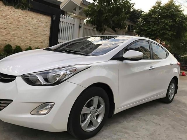 Cần bán gấp Hyundai Elantra năm sản xuất 2013, màu trắng, xe nhập  