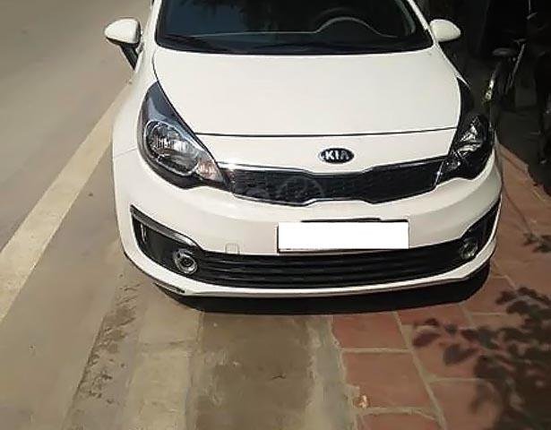 Cần bán gấp Kia Rio 1.4 MT sản xuất năm 2016, màu trắng, nhập khẩu 0