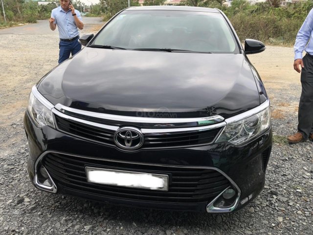 Bán Camry 2.0E 2017, màu đen, đúng chất, giá TL, hỗ trợ trả góp