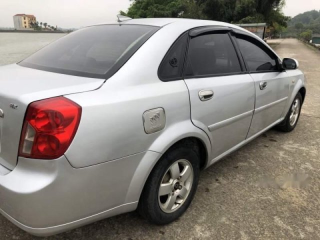 Gia đình bán Daewoo Lacetti đời 2005, màu bạc