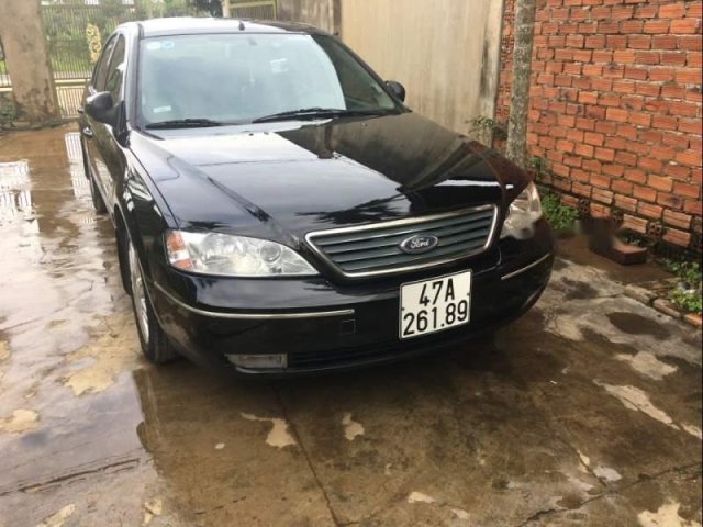 Gia đình bán Ford Mondeo sản xuất năm 2003, màu đen