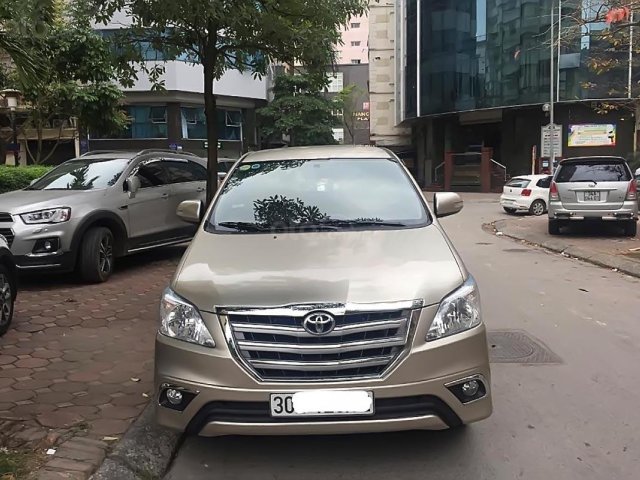 Cần bán gấp Toyota Innova E sản xuất năm 2014 chính chủ