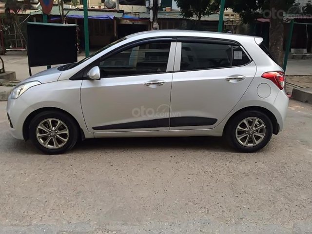 Bán Hyundai Grand i10 1.2AT sản xuất năm 2014, màu bạc, nhập khẩu chính chủ, giá chỉ 368 triệu