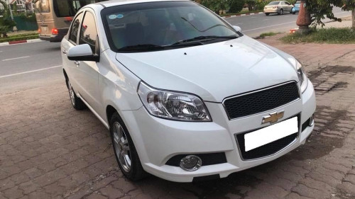 Bán Chevrolet Aveo MT sản xuất 2017, số sàn, giá tốt0