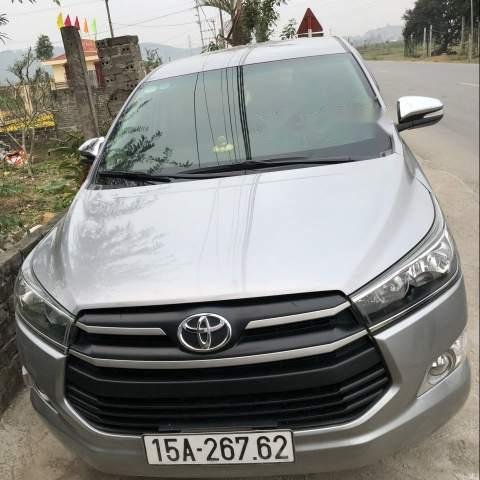 Cần bán gấp Toyota Innova đời 2016, màu bạc, 665tr