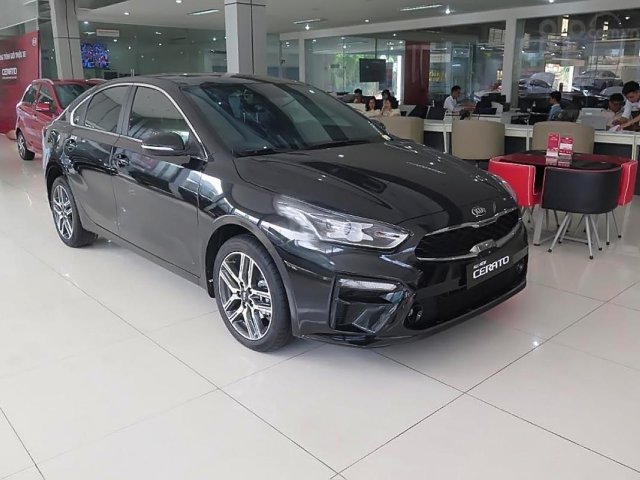 Cần bán Kia Cerato 2.0 Premium sản xuất năm 2019, màu đen, giá 675tr