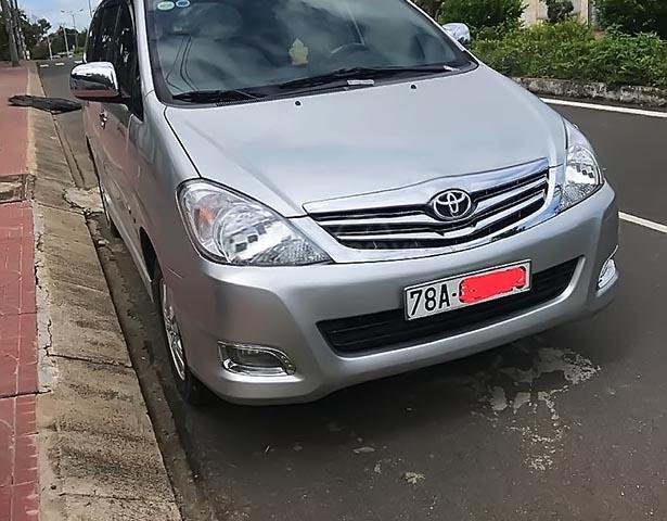 Bán Toyota Innova G năm 2010, màu bạc