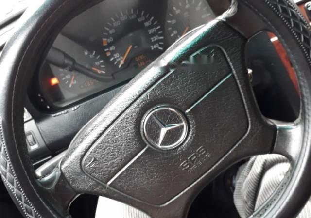 Cần bán Mercedes C200 đời 2000, nhập khẩu, máy móc êm