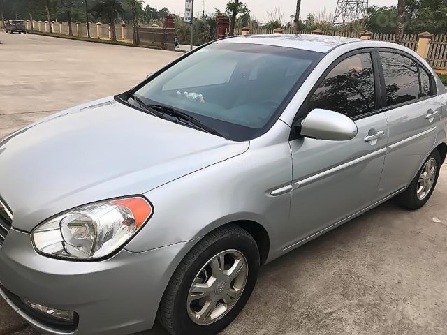 Cần bán Hyundai Verna 1.4 AT sản xuất 2009, xe số tự động, biển 20