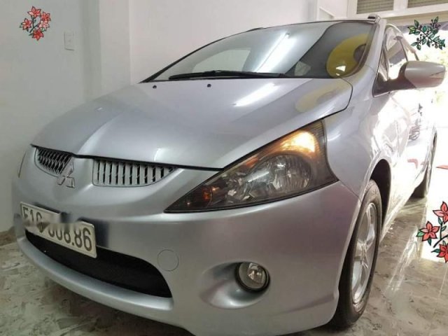 Chính chủ bán xe Mitsubishi Grandis 2.4E đời 2007, màu bạc