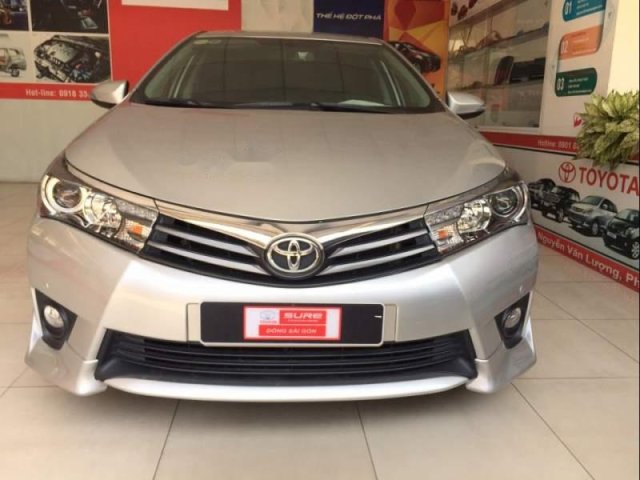 Cần bán xe Toyota Corolla Altis 2.0V năm sản xuất 2015, màu bạc