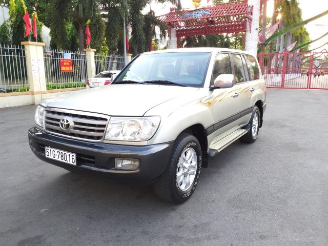 Bán Toyota Land Cruiser GX 4.5 model 2006, màu bạc, xe nhập còn rất mới, 610 triệu