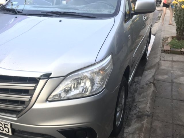 Cần bán lại xe cũ Toyota Innova sản xuất 2014, màu bạc