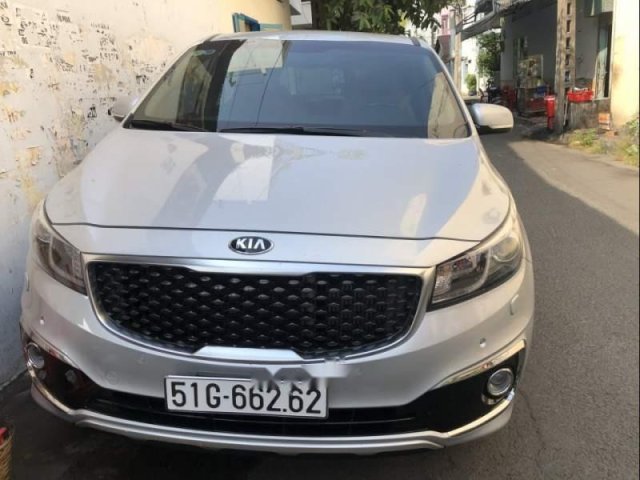 Bán Kia Sedona sản xuất năm 2018, màu bạc, máy dầu