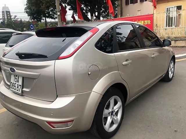 Cần bán lại xe Ford Focus 1.8 AT đời 2012 số tự động, 275 triệu