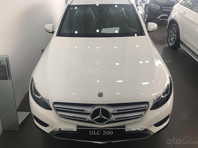 Bán xe Mercedes GLC 200 đời 2019, màu trắng