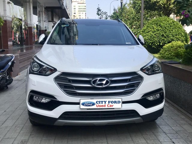 Bán Hyundai Santa Fe 2018 máy dầu bản full, có trả góp, bảo hành đến 2021