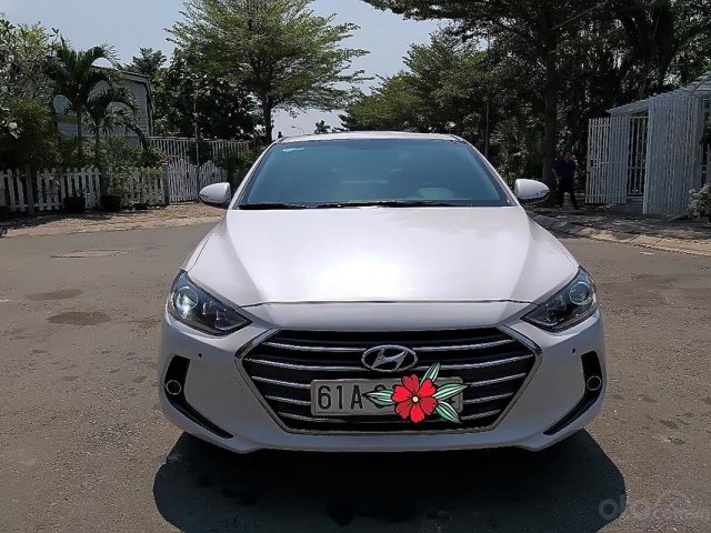 Bán xe cũ Hyundai Elantra 2.0 năm 2016, màu trắng