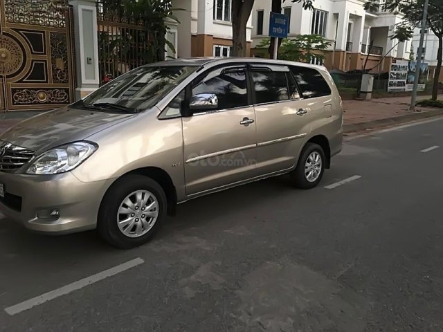 Cần bán Toyota Innova 2.0G 2012, màu vàng ít sử dụng, giá tốt