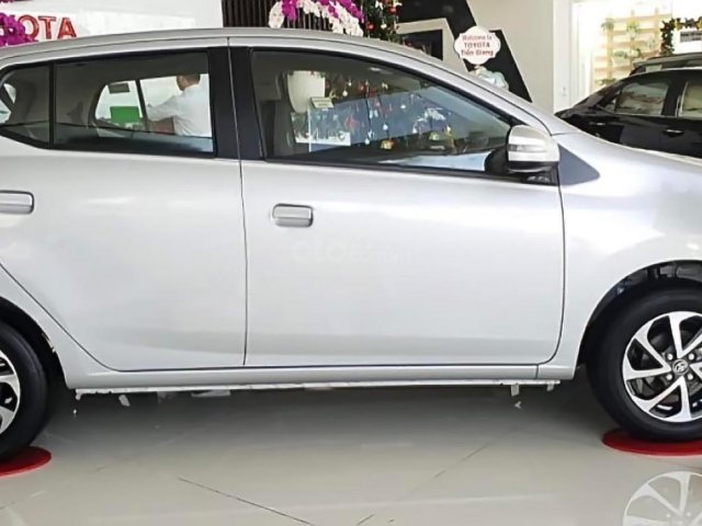 Cần bán xe Toyota Wigo 1.2G MT sản xuất 2018, màu bạc, nhập khẩu