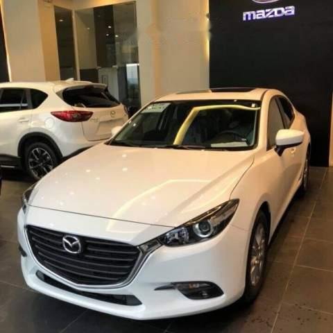 Cần bán xe Mazda 3 1.5AT đời 2019, màu trắng0