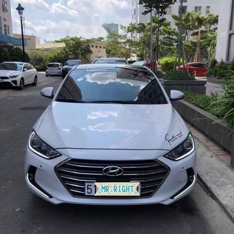 Bán Hyundai Elantra 2.0AT năm 2016, màu trắng còn mới 