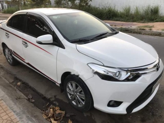 Cần bán xe Toyota Vios sản xuất năm 2017, màu trắng, giá chỉ 540 triệu0