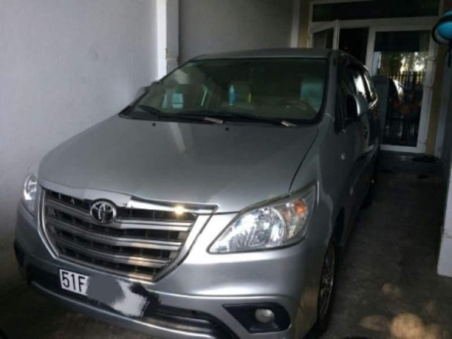 Bán Toyota Innova sản xuất 2015, màu bạc