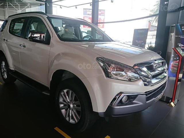 Bán Isuzu mu-X 1.9 4X2 AT 2018, màu trắng, xe nhập, giá chỉ 905 triệu