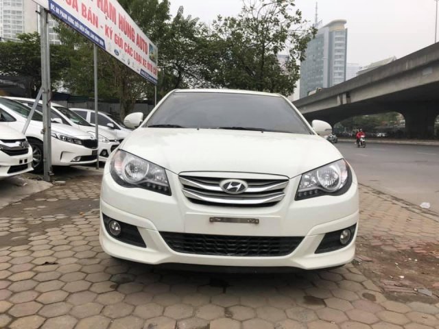 Bán xe Hyundai Avante 1.6AT đời 2015, màu trắng Hà Nội