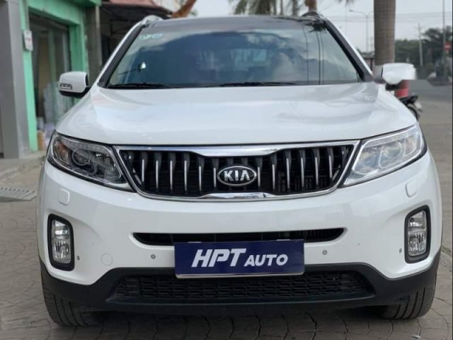 HPT Auto bán xe Kia Sorento bản cao cấp nội thất bọc da, mạ crôm và giả gỗ