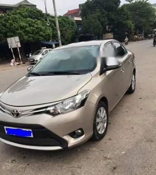 Cần bán Toyota Vios đời 2017, màu vàng