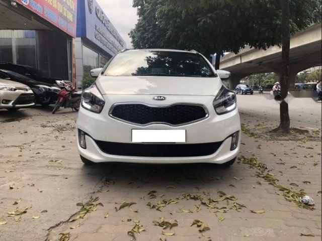 Bán xe Kia Rondo GAT sản xuất 2016, màu trắng, máu xăng, xe cực đẹp, đi đúng odo 21000km