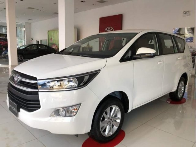 Bán Toyota Innova đời 2019, màu trắng0