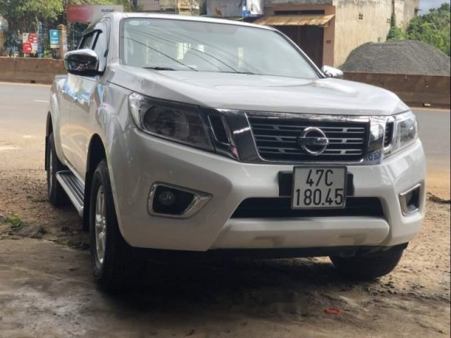 Bán xe Nissan Navara sản xuất năm 2017, màu trắng như mới