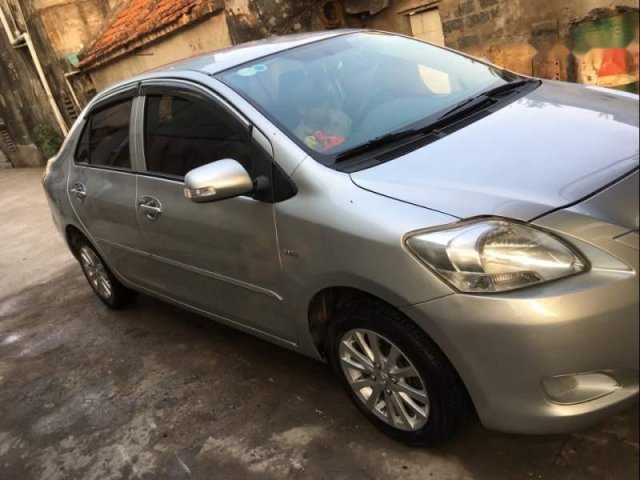 Bán Toyota Vios sản xuất năm 2010, màu bạc, giá tốt0