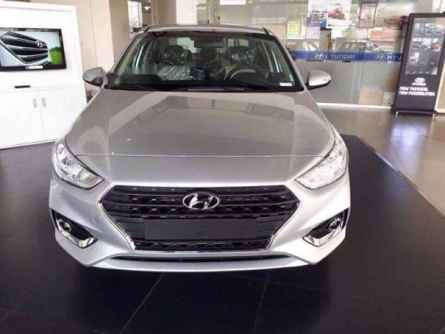 Cần bán Hyundai Accent đời 2019, màu bạc