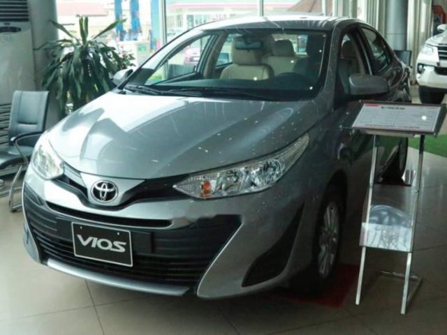 Bán Toyota Vios E MT đời 2019, màu bạc, giá tốt0