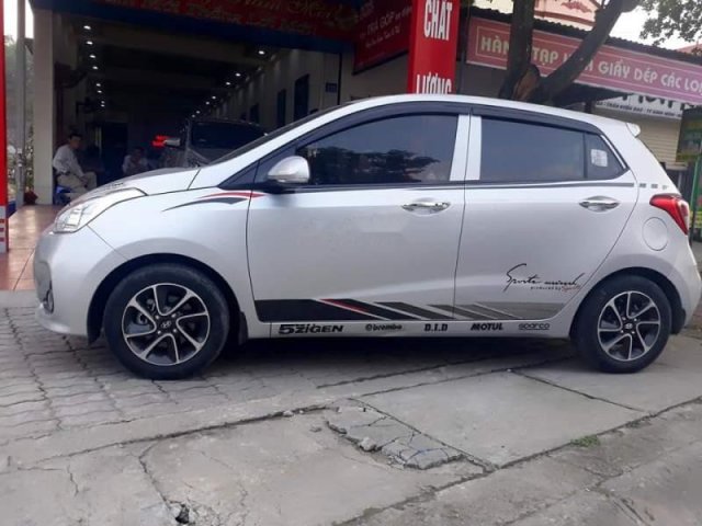 Bán Hyundai Grand i10 sản xuất năm 2017, màu bạc, xe nhập 