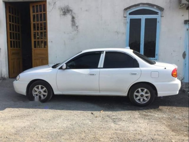 Cần bán xe Kia Spectra sản xuất 2005, màu trắng 