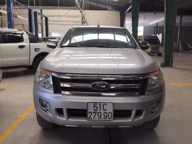 Bán ô tô Ford Ranger XLT 2.2 MT 4X4 đời 2013, màu bạc, xe nhập