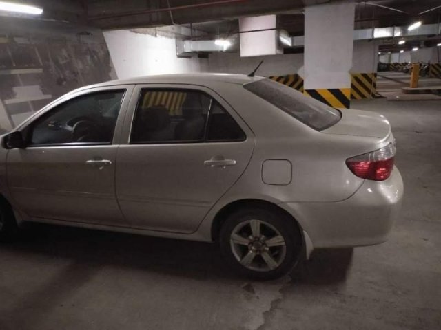 Bán xe Toyota Vios sản xuất năm 2005, màu bạc số sàn, giá chỉ 200 triệu0