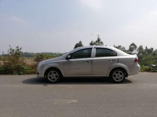 Bán Chevrolet Aveo đời 2014, màu bạc xe gia đình, giá chỉ 305 triệu0