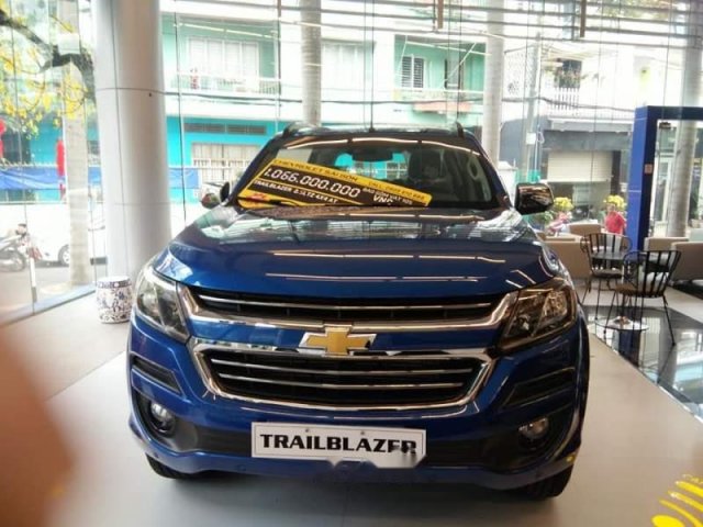 Cần bán xe Chevrolet Trailblazer sản xuất năm 2019, màu xanh lam0