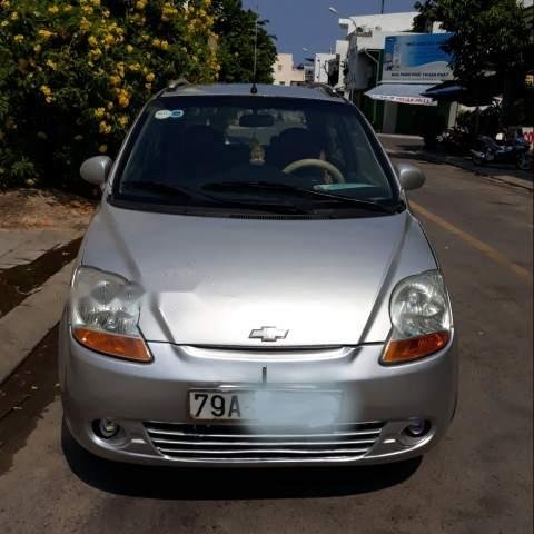 Cần bán gấp Chevrolet Spark sản xuất 2009, màu bạc, máy móc êm0