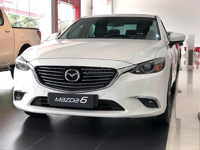 Cần bán Mazda 6 2.0 2019, màu trắng