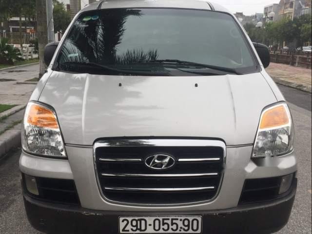 Bán Hyundai Starex năm 2006, màu bạc, xe nhập, giá 235tr