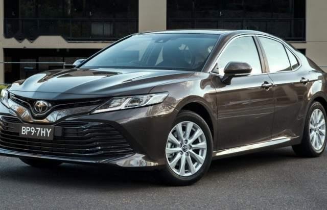 Bán Toyota Camry năm sản xuất 2019, màu nâu, nhập khẩu nguyên chiếc