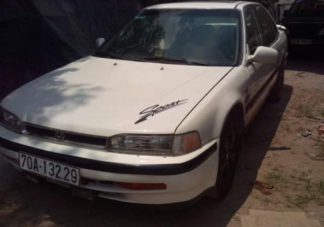 Bán Honda Accord năm sản xuất 1990, màu trắng, xe nhập chính chủ, 59tr